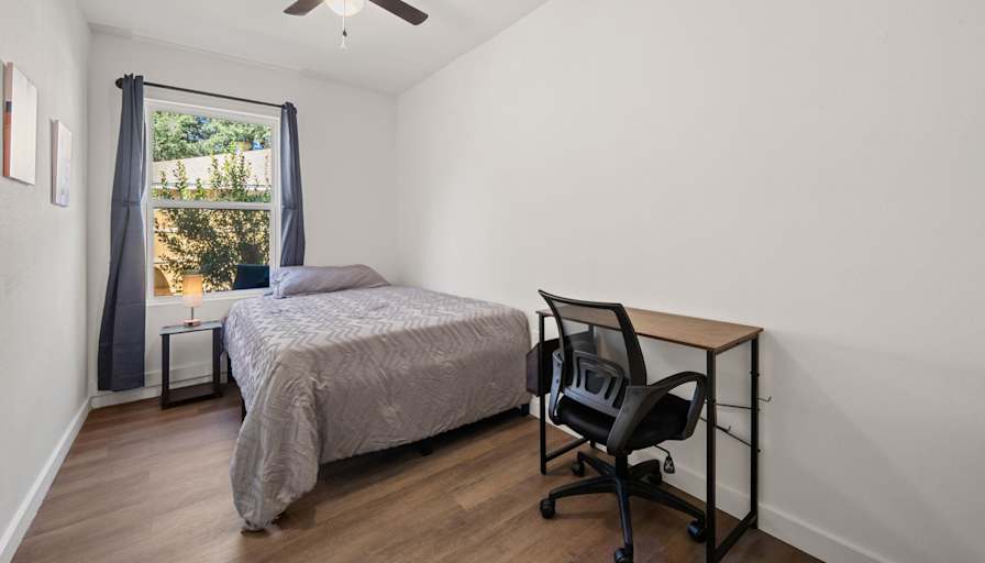 Magali A.'s room