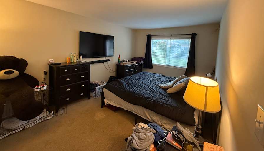 Naomi's room