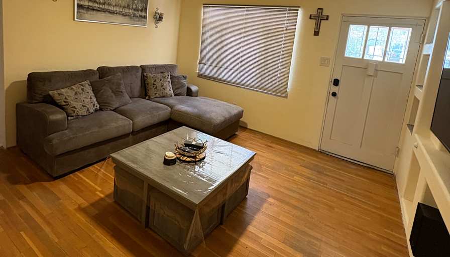Valdez Rentals's room