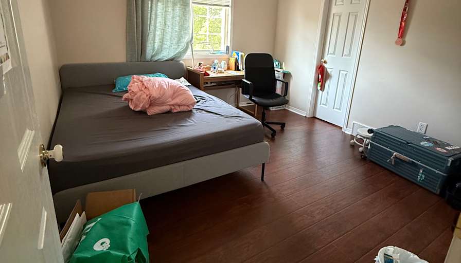 Saeed's room