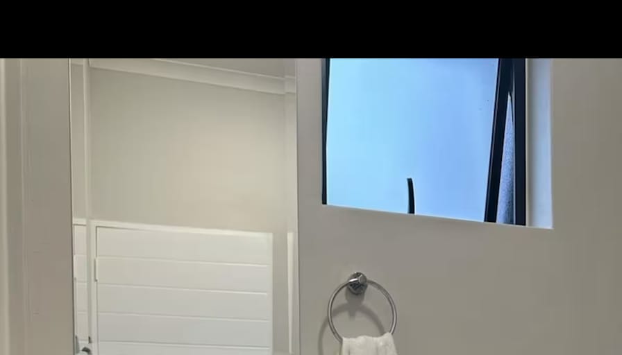 Elona's room