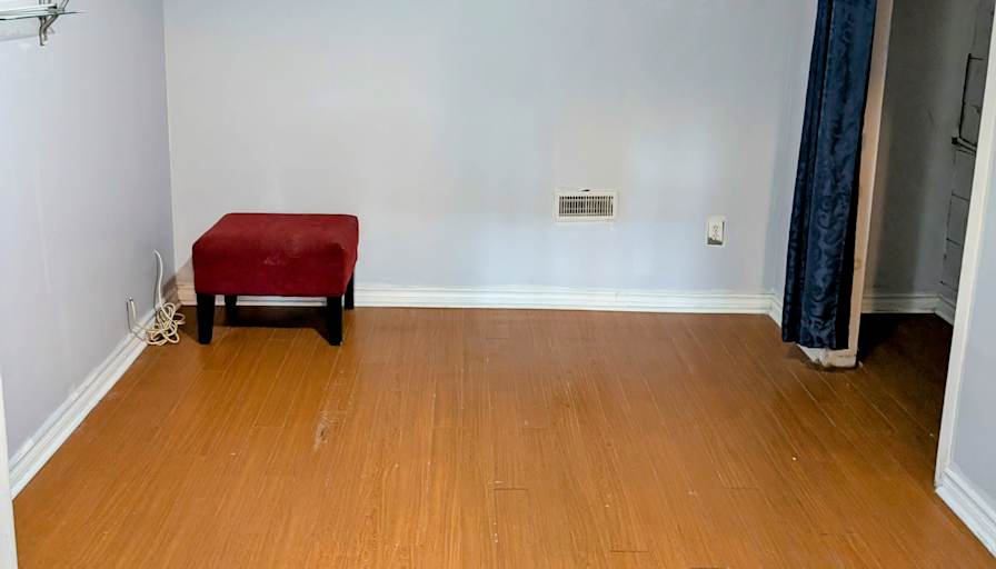 Aamir's room