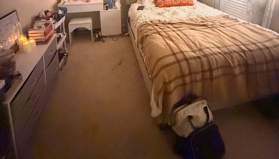 Kamilah M's room