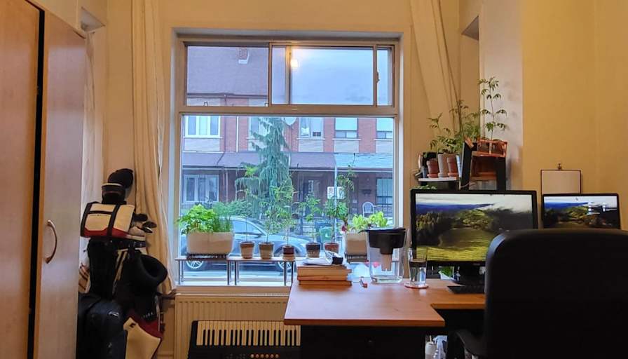 Emir's room
