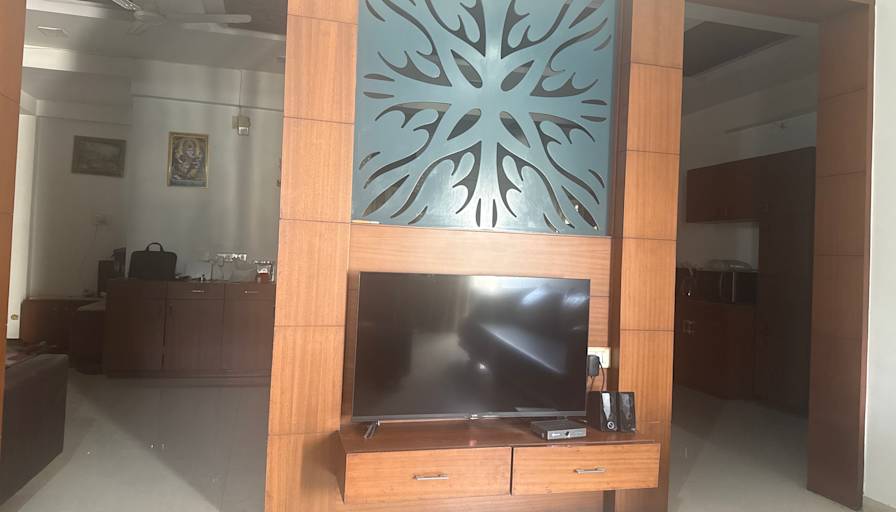Naresh Kapoor's room