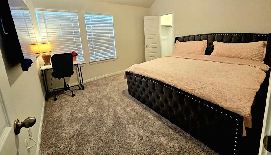 Divin's room