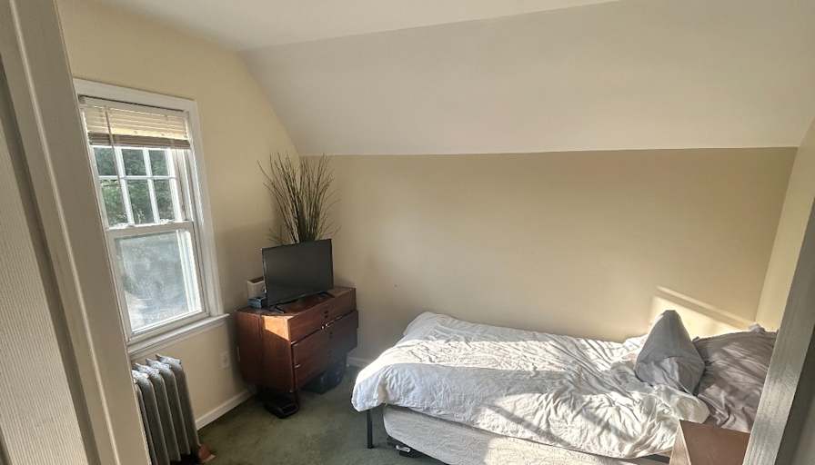 Thomas's room