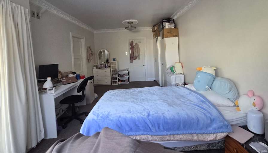 Mingsheng's room