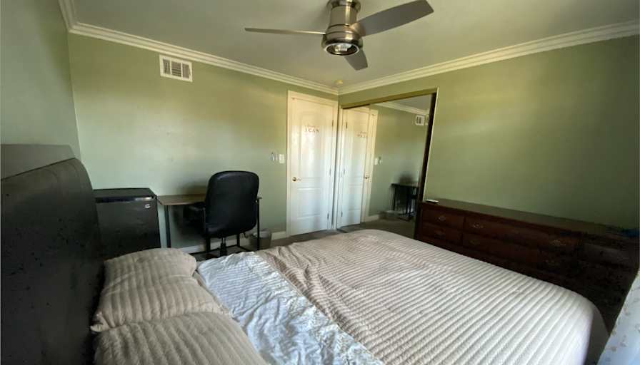 Ivonne Garcia's room