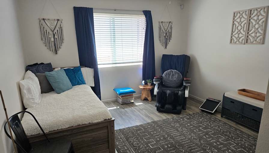 Dana Rishty's room