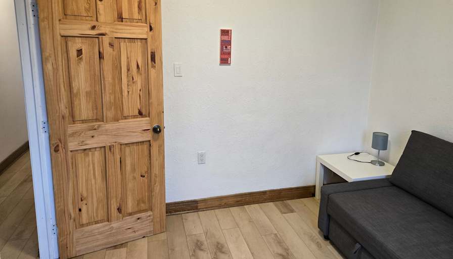 LEI XU's room