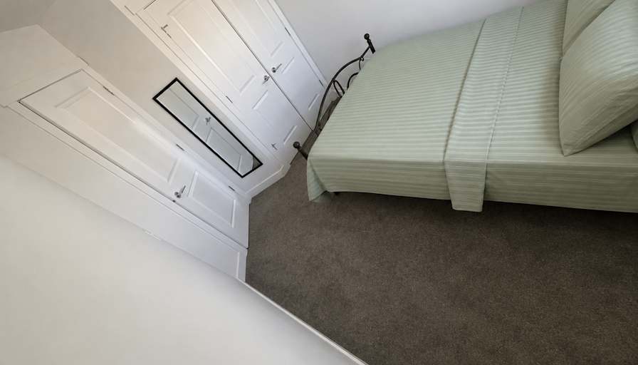 Ola's room