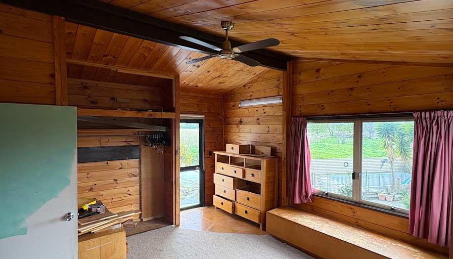 Alan Antony's room