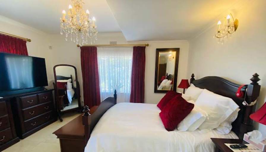 Tee's Rental Rooms's room