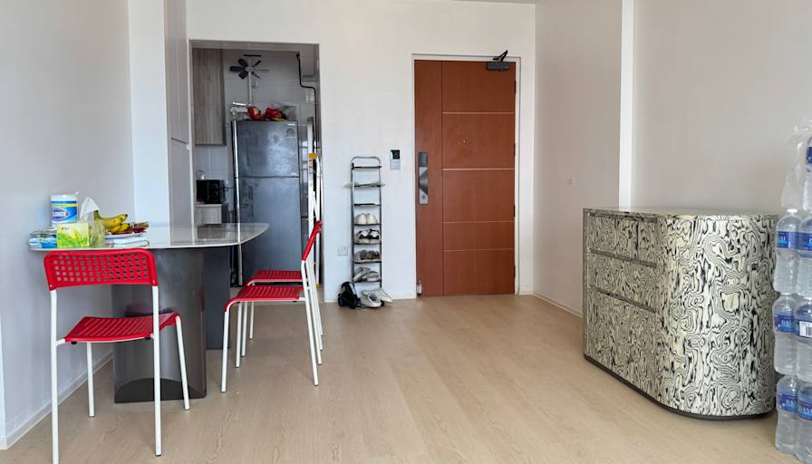 Enzo's room