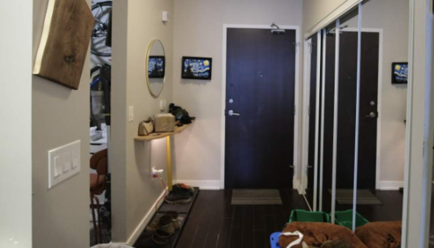 Tolobi Rental's room