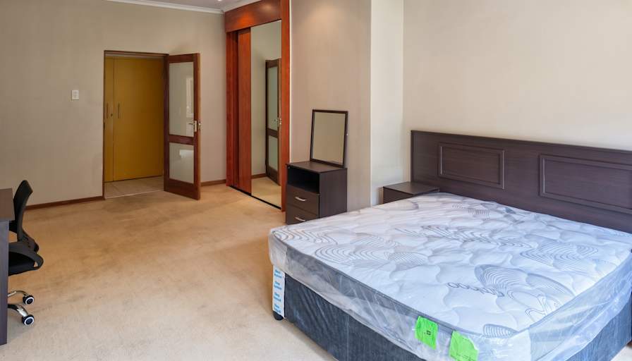 Roomify Properties's room