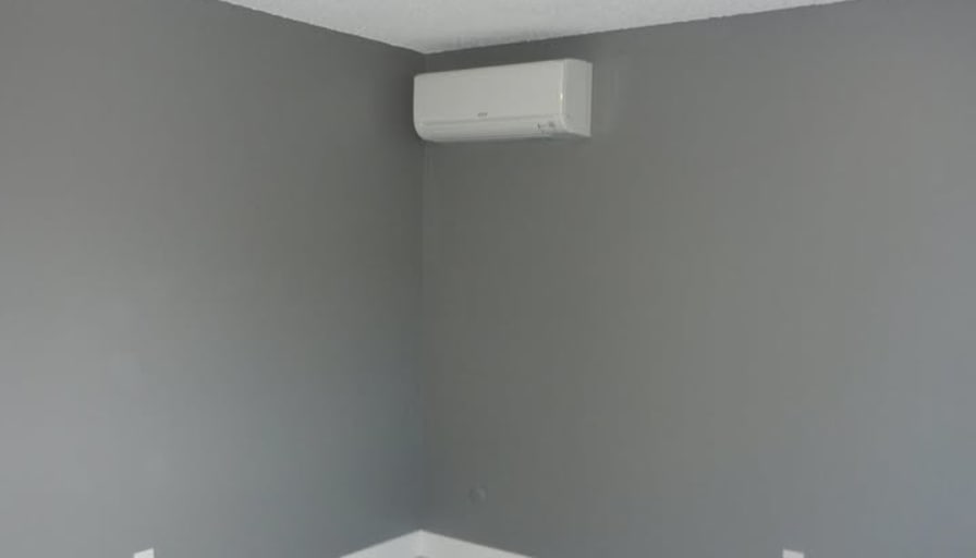 Lee's room
