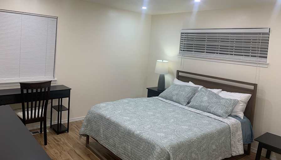 Marinela young's room