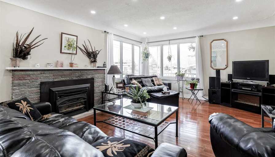 JM Properties's room
