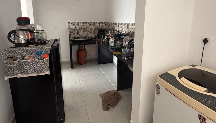 Dheeraj Khadapkar's room