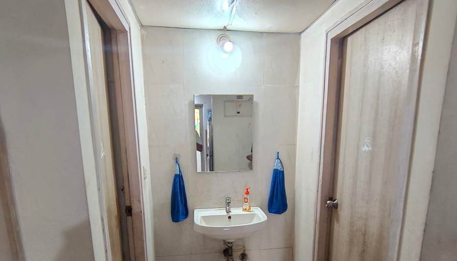 Mukund Kadu's room