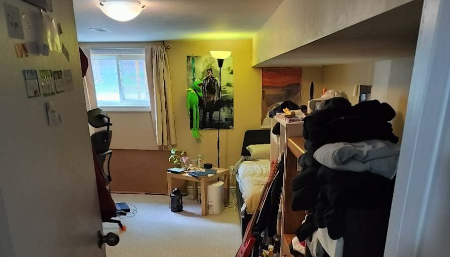 Felipe Martinez's room