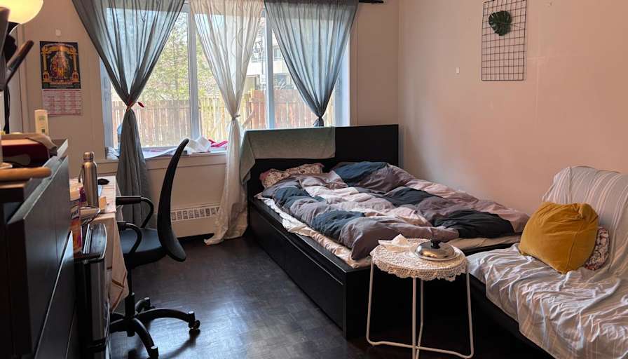 Gunasekaran's room