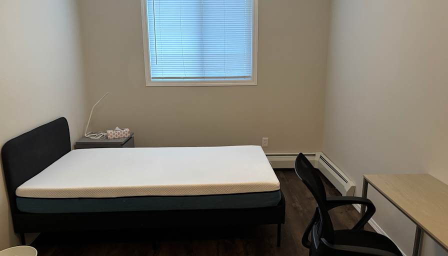 Kenoly's room