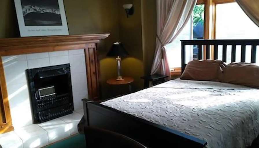 Suzanne's room