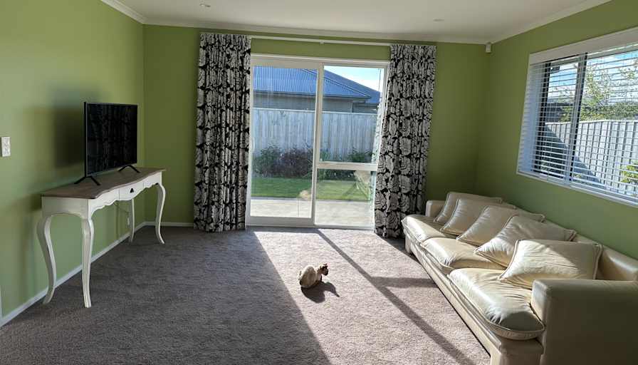 Lavender Rose Retreat's room