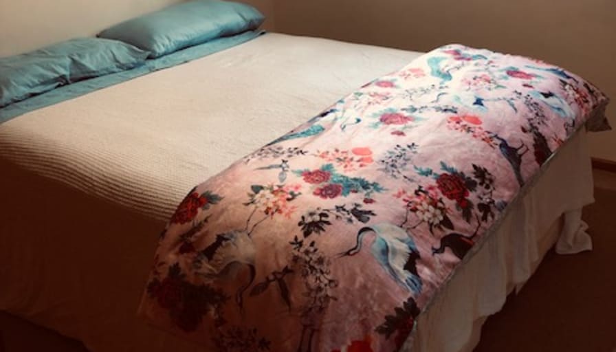 Felicity's room