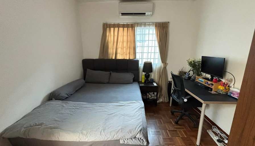 Arin's room