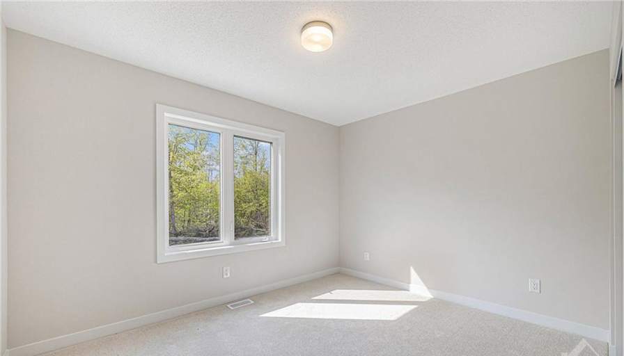 Maple Nestrentals's room