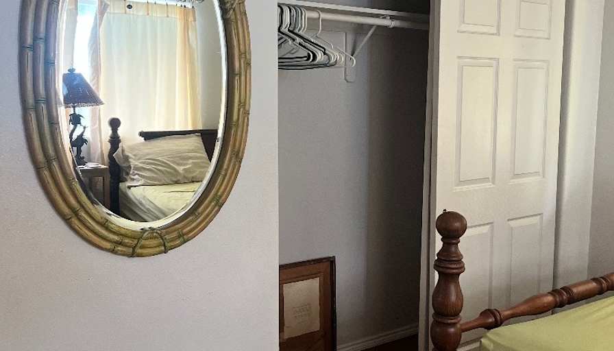 Elida's room