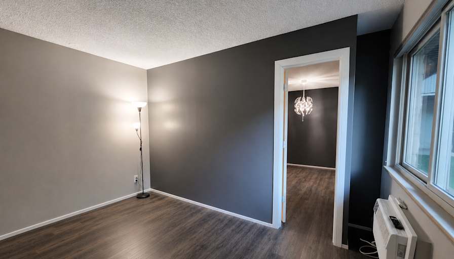 THALIA MORALES's room