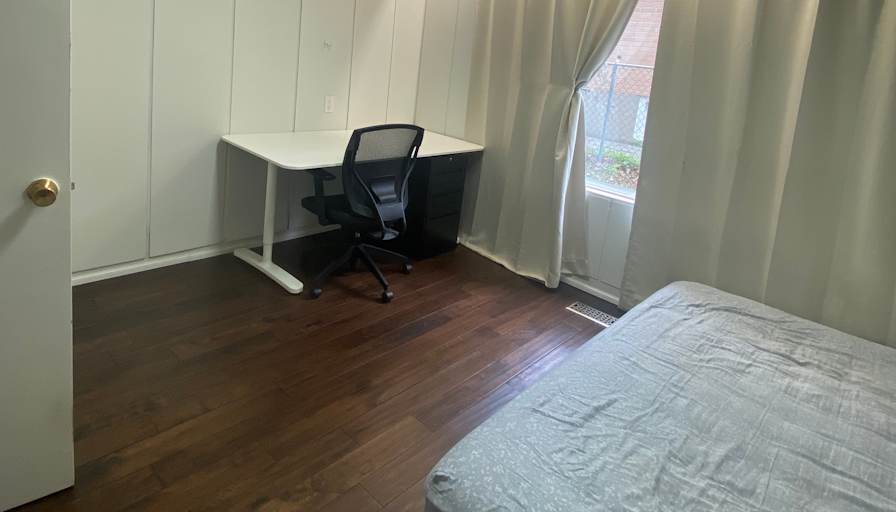 Jisu Lee's room