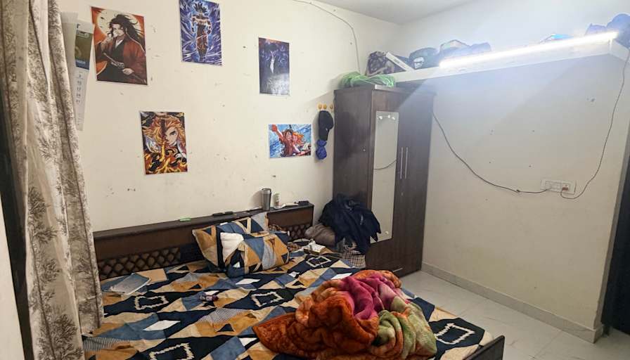 Agam Manan's room
