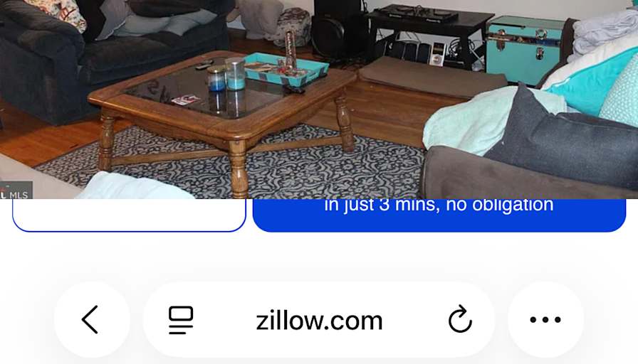 Dee's room
