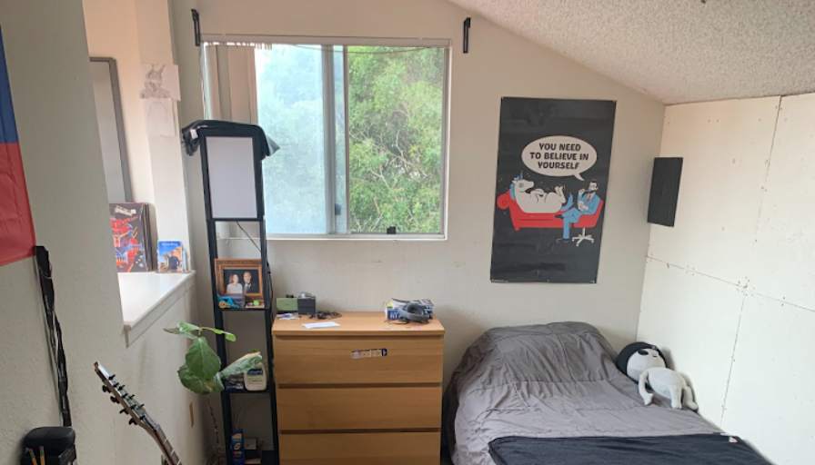 Juan 's room