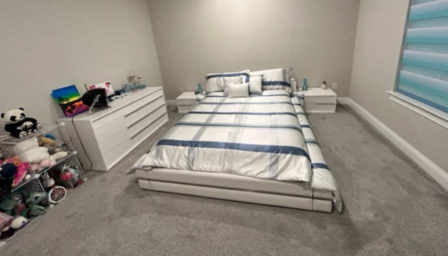 Noshad's room