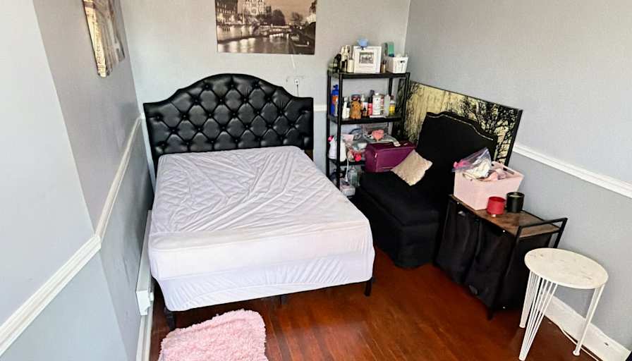 Chennylle Lewis's room