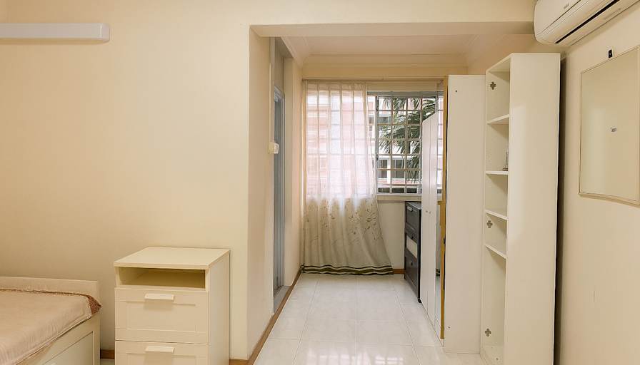aiswarya's room