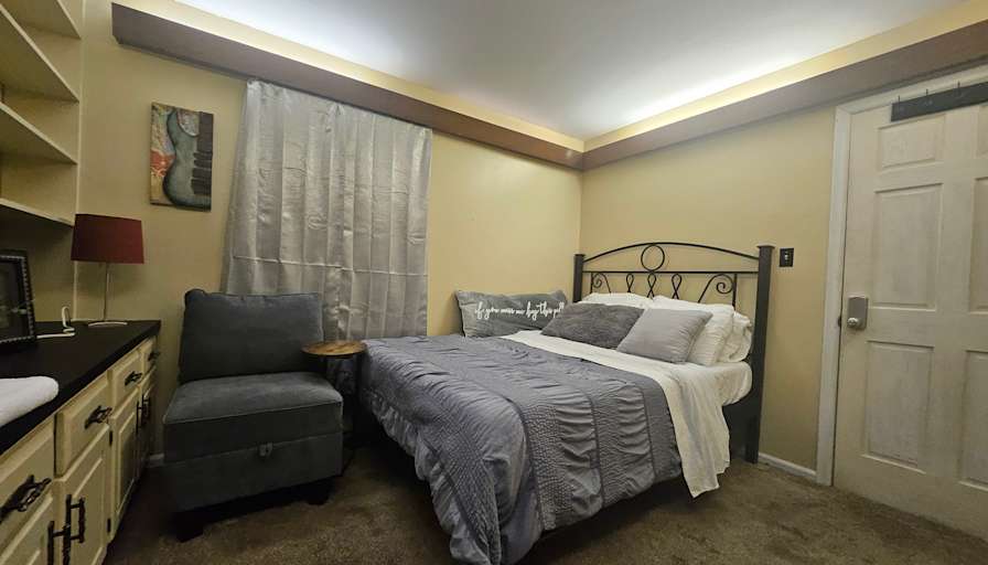 Floralhomesweethome's room