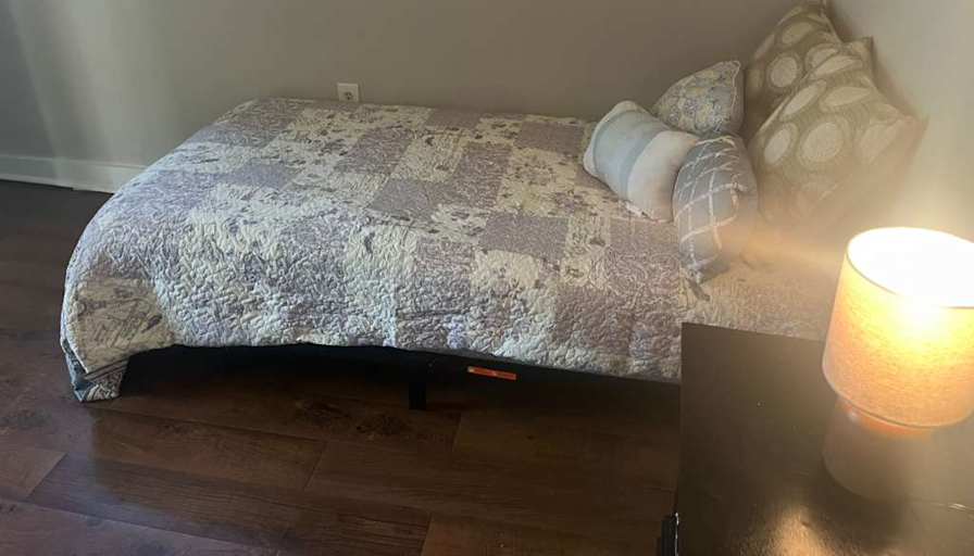 Alejandro Vargas's room