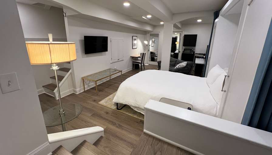 Lynn's room