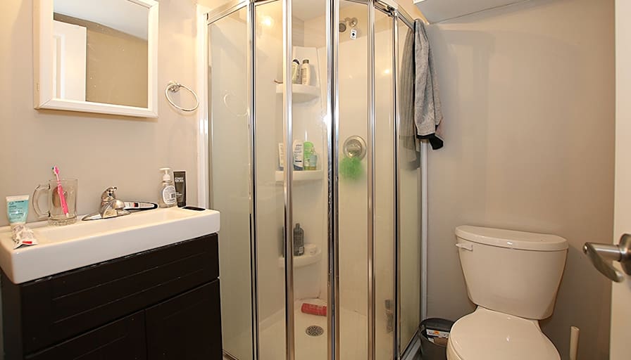 Erwin Nzia Batonga's room