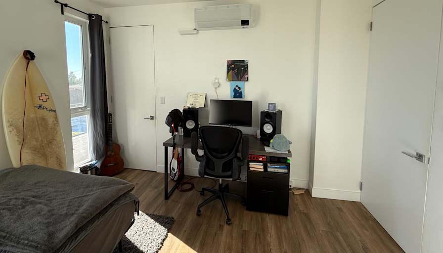 Juan's room