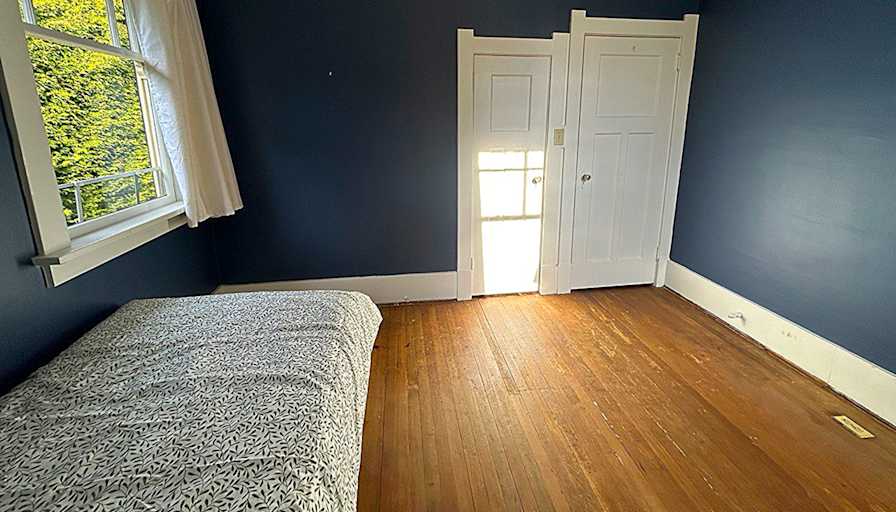 Shirin's room