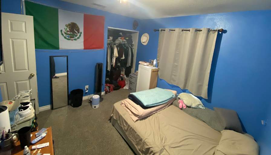 Landon white's room
